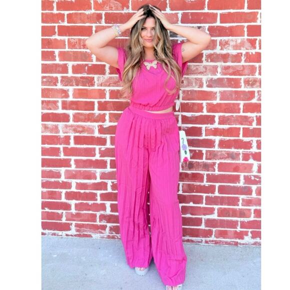 Milk & Honey Boutique Pleated Pink Wide Leg Pant Set Vibrant Spring Style NEW - Picture 3 of 16